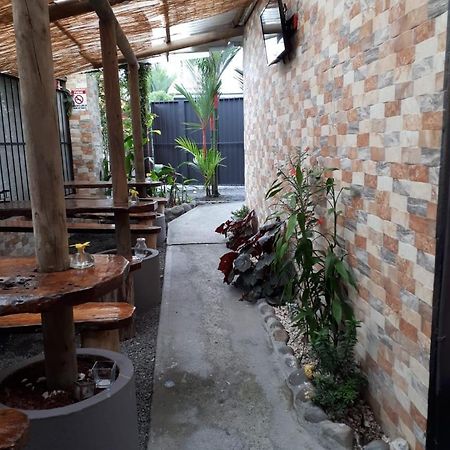 Hotel Y Cabinas Del Tropico Guápiles المظهر الخارجي الصورة