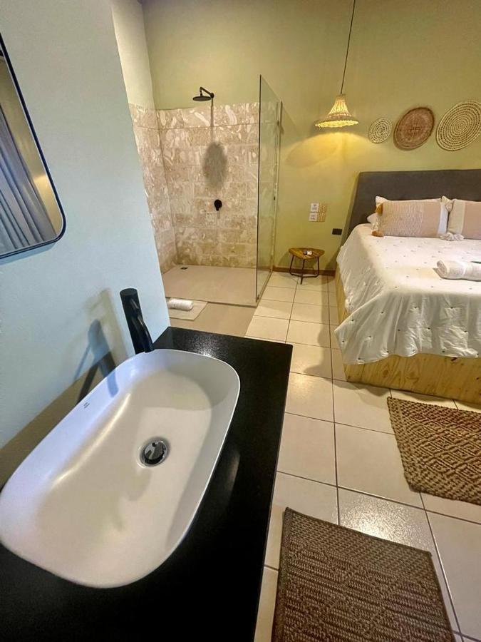 Hotel Y Cabinas Del Tropico Guápiles المظهر الخارجي الصورة