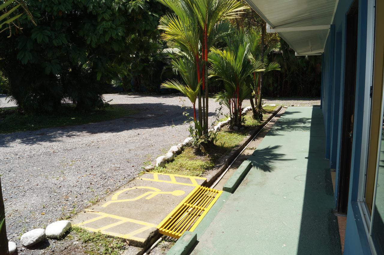 Hotel Y Cabinas Del Tropico Guápiles المظهر الخارجي الصورة