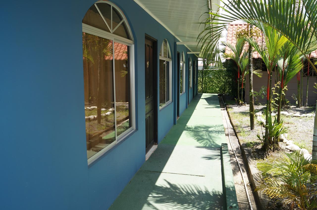 Hotel Y Cabinas Del Tropico Guápiles المظهر الخارجي الصورة